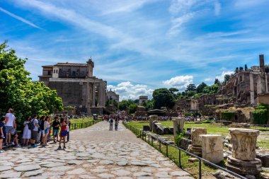 Roma, İtalya - 24 Haziran 2018: Roma 'daki Roma Forumundaki antik kalıntılar, Palatine Tepesi