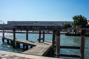 Venedik, İtalya - 30 Haziran 2018: Venezuela Santa Lucia (İtalyanca: Stazione di Venezia Santa Lucia) İtalya 'nın kuzeydoğusunda Venedik' in merkezi istasyonu.