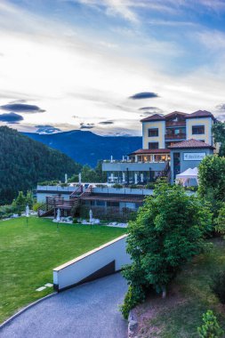 Kastelruth, İtalya - 28 Haziran 2018: Kastelruth, Castelrotto, İtalya