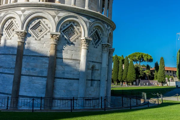 Pisa Itálie Června 2018 Základna Šikmé Věže Pisa Náměstí Piazza — Stock fotografie