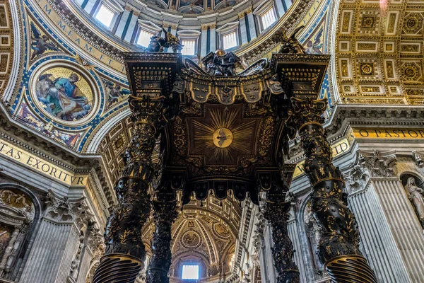 Watykan Włochy Czerwca 2018 Ozdobione Wnętrza Bazyliki Piotra Placu Piotra — Zdjęcie stockowe