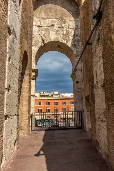 Rom Italien Juni 2018 Ruinerna Det Romerska Forumet Ses Genom — Stockfoto