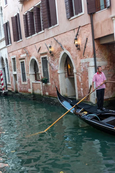 Venise Italie Juin 2018 Gondolier Gondole Venise Italie — Photo