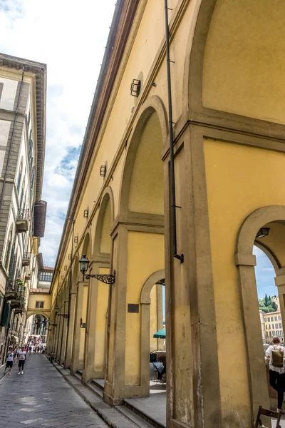 Florence Italië Juni 2018 Vasari Corridor Bij Ponte Vecchio Rivier — Stockfoto