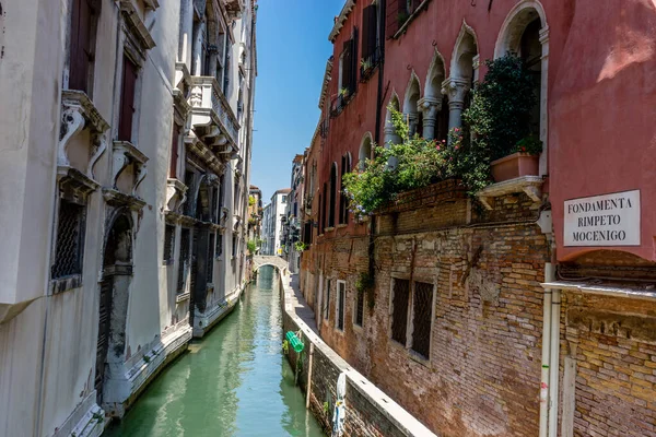 Βενετία Ιταλία Ιουλίου 2018 Κανάλι Στη Fondamenta Rimpeto Mocenigo Στη — Φωτογραφία Αρχείου