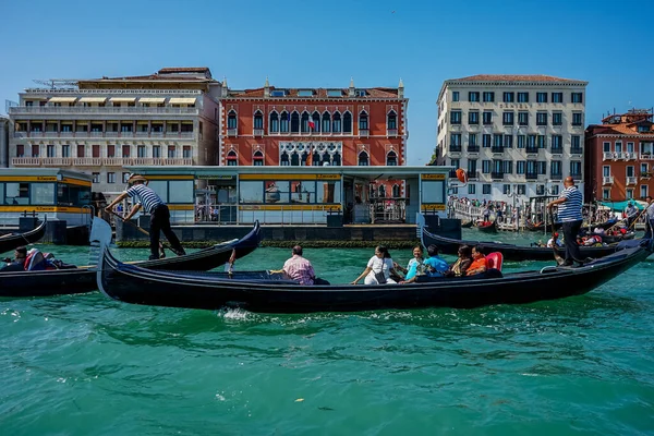 Venetsia Italia Heinäkuu 2018 Zaccaria Taksivesiasema Venetsiassa Italiassa — kuvapankkivalokuva