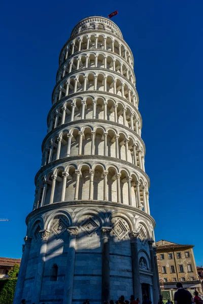 Piza Włochy Czerwca 2018 Turyści Krzywej Wieży Pizie Toskanii Włochy — Zdjęcie stockowe