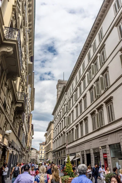 Florence Italië Juni 2018 Toeristen Wandelen Door Smalle Straatjes Van — Stockfoto
