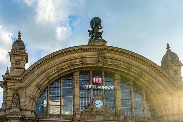 Frankfurt Duitsland Mei 2018 Zonsondergang Het Bahnhof Treinstation Frankfurt Duitsland — Stockfoto