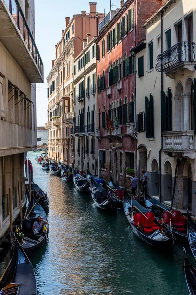 베네치아 이탈리아 2018 이탈리아 모이즈에 베네치아 운하의 곤돌라 — 스톡 사진