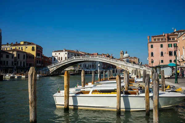 Venise Italie Juin 2018 Des Gens Marchent Sur Pont Dessus — Photo