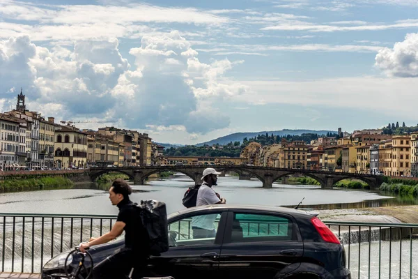 Florenz Italien Juni 2018 Verkehr Auf Einer Brücke Über Den — Stockfoto
