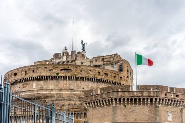 Roma, İtalya - 23 Haziran 2018: Roma, İtalya 'daki Hadrian Anıtmezarı Sant Angelo Kalesi
