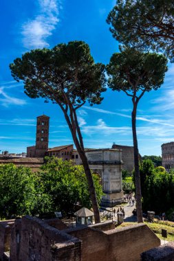 Roma, İtalya - 24 Haziran 2018: Roma 'daki Roma Forumundaki antik kalıntılar