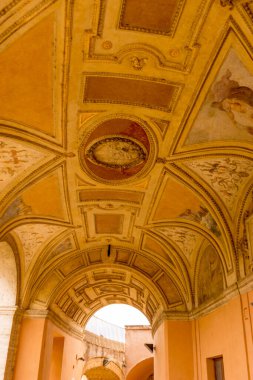 Roma, İtalya - 23 Haziran 2018: Roma, İtalya 'daki Hadrian Anıtmezarı Sant Angelo Kalesinin İçleri