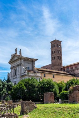 Roma, İtalya - 24 Haziran 2018: Santa Francesca Romana 'nın antik kalıntıları Palatine Hills, Roma Forumu