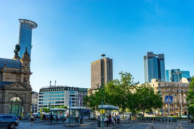 Frankfurt, Almanya - 30 Mayıs 2018: Frankfurt şehrinin ufuk çizgisi, Almanya