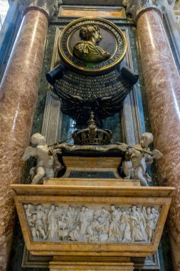 Vatikan Şehri, İtalya - 23 Haziran 2018: Vatikan 'daki St. Peter Meydanı' nda Aziz Petrus Bazilikasının iç mekanları