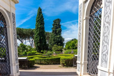 Roma, İtalya - 24 Haziran 2018: Roma 'daki Roma Forumundaki antik kalıntılar, Palatine Tepesi