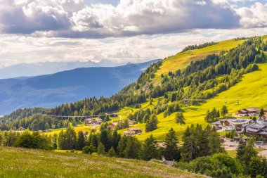 Seiser Alm, İtalya - 29 Haziran 2018: Seiser Alm, Alpe Di Siusi, İtalya