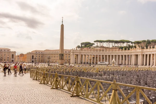 Vatikánváros Olaszország 2018 Június Obeliszk Oszlopok Szent Péter Térnél Vatikánvárosi — Stock Fotó