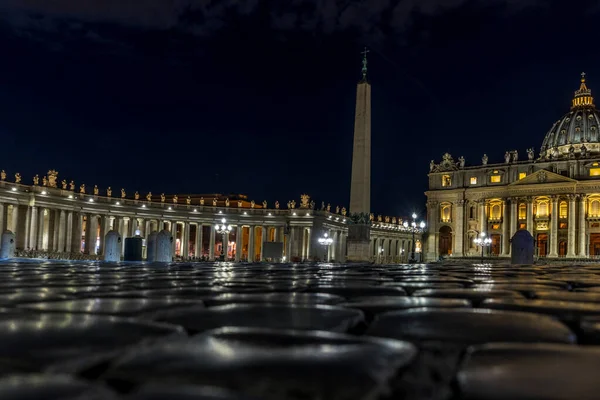 Vatikán Itálie Června 2018 Obelisk Náměstí Petra Vatikánu Noci — Stock fotografie