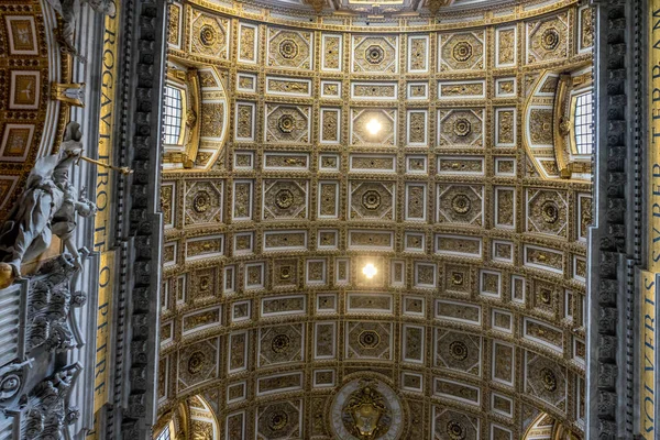 Cidade Vaticano Itália Junho 2018 Interiores Decorados Basílica São Pedro — Fotografia de Stock