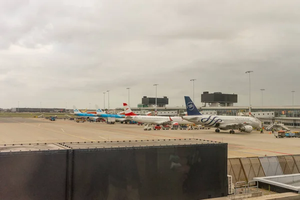 Amsterdam Schiphol Června 2018 Letadla Klm Rakouské Aerolinie Skyteam Letišti — Stock fotografie