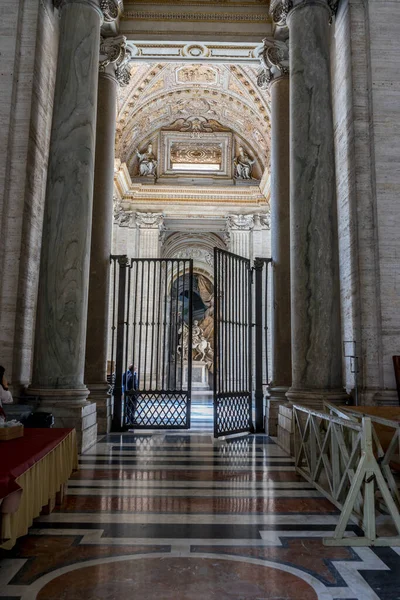 Vatikánváros Olaszország 2018 Június Bazilika Bejárata Vatikánvárosi Szent Péter Térre — Stock Fotó