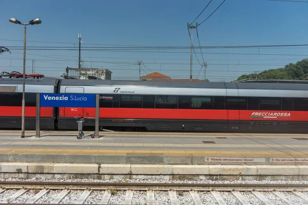 Venezia Lucia Włochy Czerwca 2018 Frecciarosa Trenitalia Dworcu Kolejowym Venezia — Zdjęcie stockowe