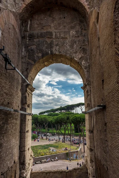 Roma Itália Junho 2018 Ruínas Fórum Romano Vistas Através Arco — Fotografia de Stock