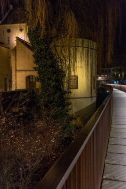 Belçika, Bruges, Geceleri Smedenpoort