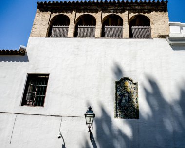 İspanya, Seville, Avrupa, Binanın düşük açılı görüntüsü Gökyüzüne Karşı