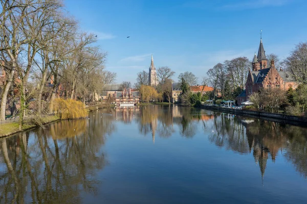 Belgium Bruges Bridge Body Water Surrounded Trees Minnewater — Stock Photo, Image