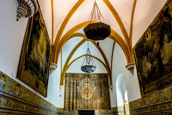 Spanje Sevilla Low Angle View Ornate Ceiling Historisch Gebouw Europa — Stockfoto