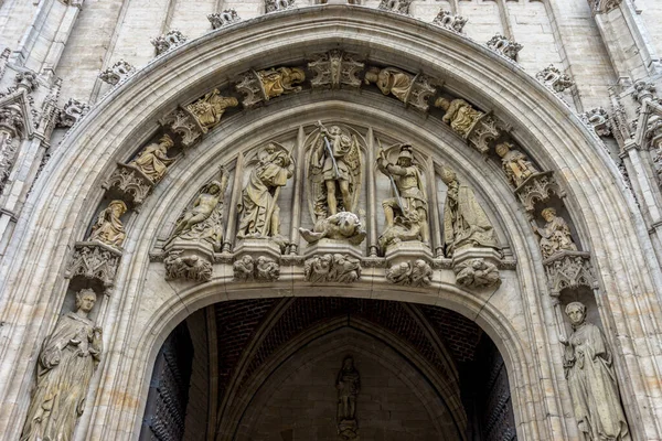 White Marble Arch Angels Knights Saints Sculpted Brussels Belgium Europe — Stock Photo, Image