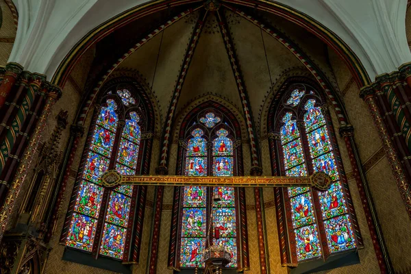 Zakřivená Střecha Malovaným Sklem Kostele Naší Paní Bruggi Belgie Evropa — Stock fotografie