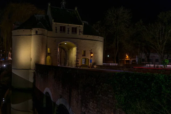 Belgia Brugia Smedenpoort Nocą — Zdjęcie stockowe