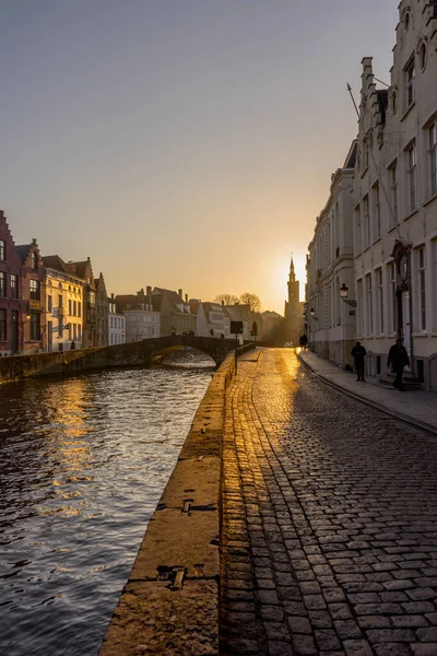 Europa Belgio Bruges Ponte Specchio Acqua Con Una Città Sullo — Foto Stock