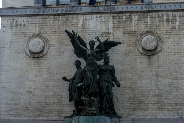 Статуя Входа Королевский Музей Изобразительных Искусств Брюсселе Бельгия Европа Яркий — стоковое фото