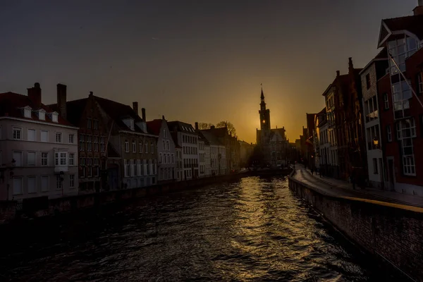 Bélgica Bruges Edifício Com Pôr Sol Fundo Spinolarei Spiegelrei — Fotografia de Stock