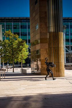 Hollanda, Den Haag - 5 Ağustos 2018: Lahey 'deki Mariohoeve' de bir heykel