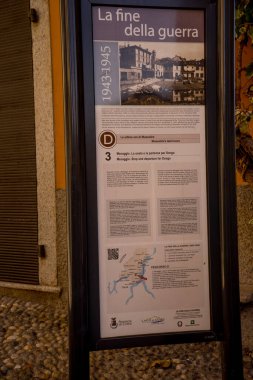 Menaggio, İtalya-2 Nisan 2018: Dongo, Lombardiya için durdurma ve kalkış hakkında bilgilendirme kurulu