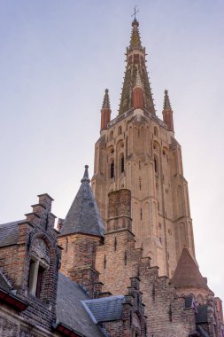 Bruges, Belçika - 17 Şubat 2018: Bruges, Belçika 'daki Leydimizin Kilisesi