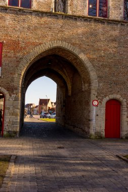 Bruges, Belçika - 17 Şubat 2018: Brugge / Bruges Belçika Gentpoort