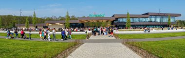 Lisse, Hollanda - 22 Nisan 2018: Keukenhoff, Lale Bahçeleri Girişi