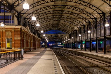 Den Haag Hollands Spoor, Hollanda - 17 Şubat 2018: Den Haag Hollands Spoor Tren İstasyonu 17 Şubat sabahı