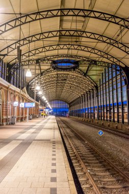 Den Haag Hollands Spoor, Hollanda - 17 Şubat 2018: Den Haag Hollands Spoor Tren İstasyonu 17 Şubat sabahı