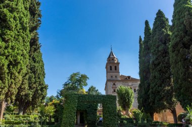 İspanya, Granada - 23 Haziran 2017: On yedinci yüzyıl Katolik kilisesi Alhambra 'nın Aziz Meryem Kilisesi