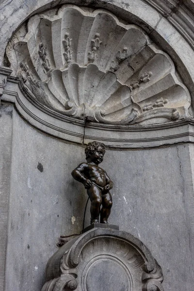 Brüssel Belgien April 2017 Manneken Pis Kleiner Mann Pinkelt Eine — Stockfoto